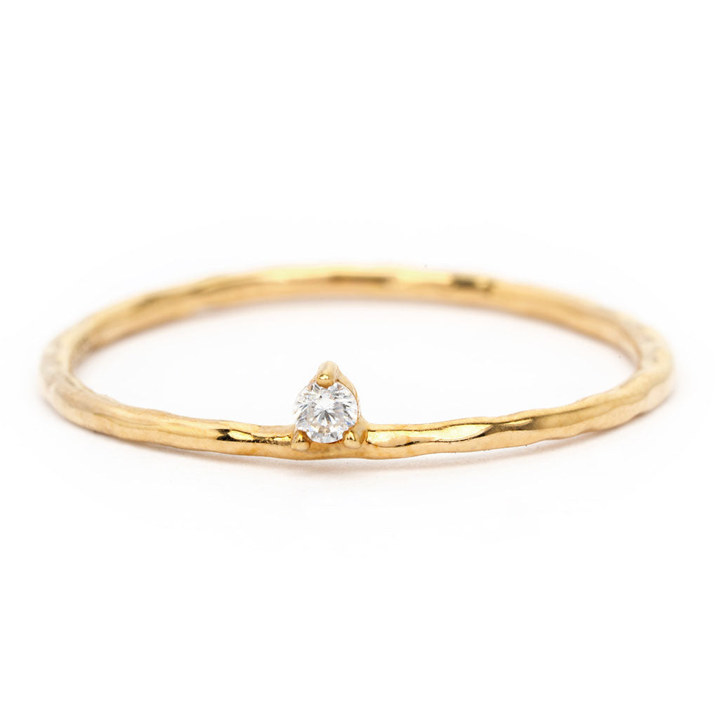Ili ring made of recycled gold and lab-grown diamonds crafted by sceona on a white background